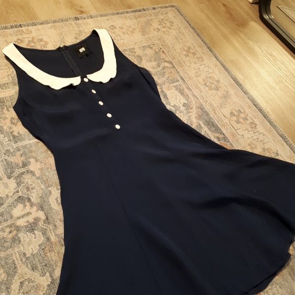 Reformation Bridget dress in navy royal - Picture 6 of 11
